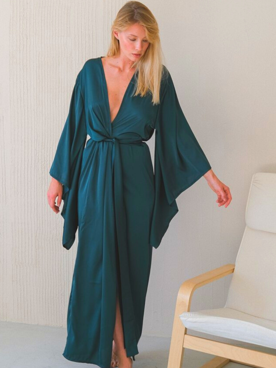 KIMONO SLEEVE ROBE
